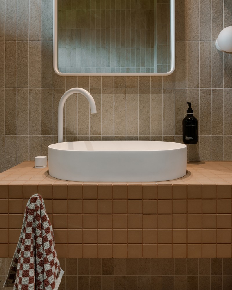 Project: @whananakibeachretreat  
Design: @alexandcorban 
Photography @baylysophie